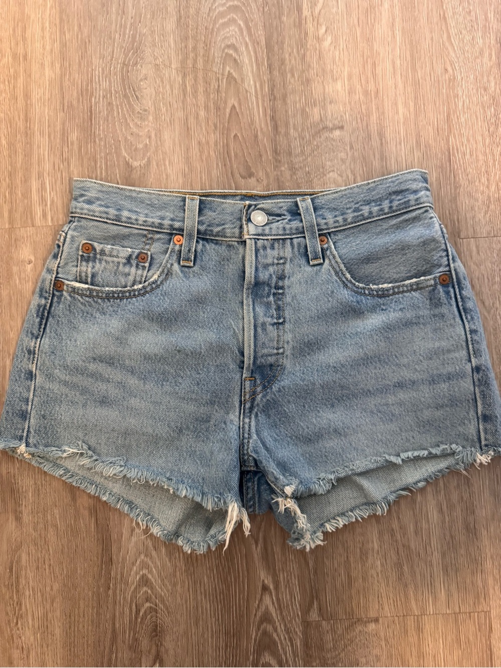 NWOT - Levi's 501 Original High Rise Cut Off Denim Shorts - Light Wash
